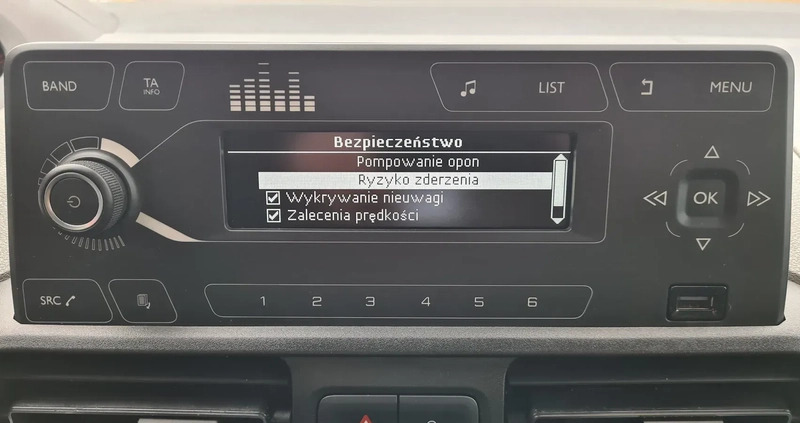 Peugeot Rifter cena 58900 przebieg: 147000, rok produkcji 2019 z Częstochowa małe 277